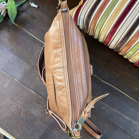 THE SAK Cognac Leather Crossbody - Picture 4 of 16